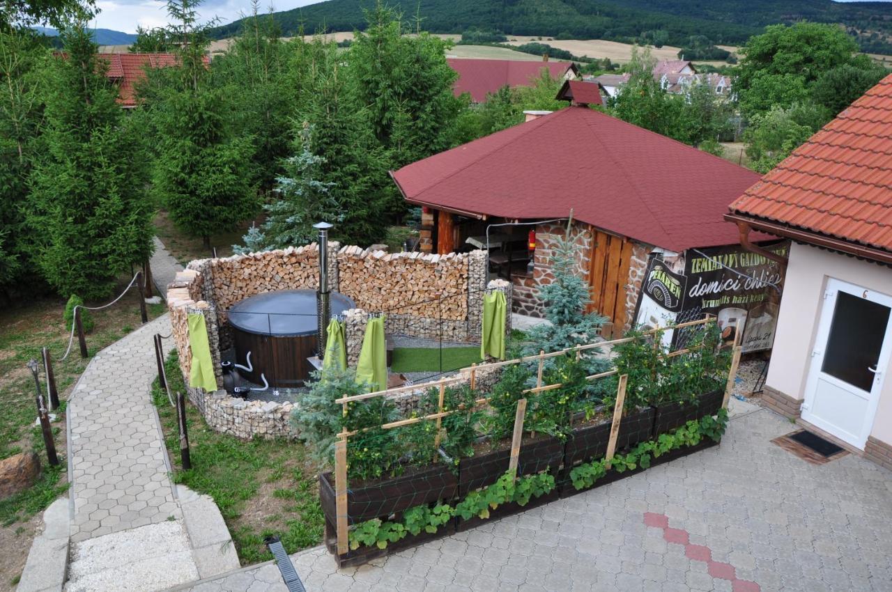 Andras Penzion Krasnohorske Podhradie Exterior photo